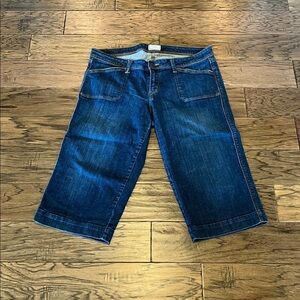 Levi’s Capri Shorts Mid Rise Size 16